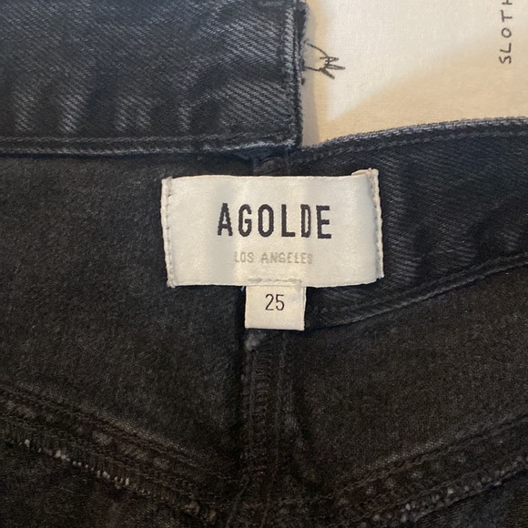 agolde cross shorts in black - Picture 2 of 3